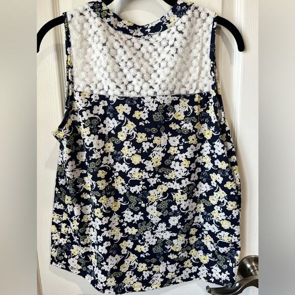 Modern Attraction sleeveless women’s Small floral multicolor Blue White Yellow - Picture 6 of 10